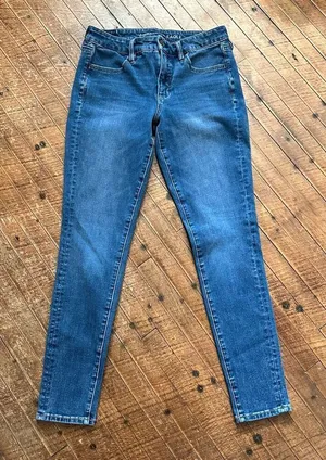 American Eagle distressed stretchy size 6 normcore jeggings thumbnail 1