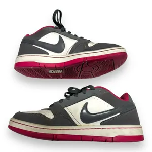 Nike Air Prestige III 394656-166 Ladies Sz. 7.5 Gray Pink White 38.5 EU 5‎ UK thumbnail 4