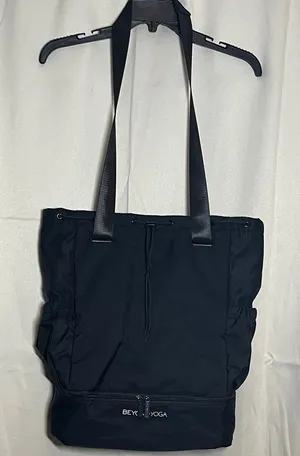 NWOT‎ Beyond Yoga Convertible Gym Bag Backpack Black thumbnail 1