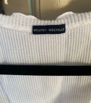 Brandy Melville Crop Top thumbnail 4