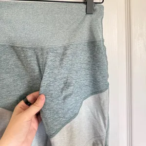 Alo Yoga Sheila Seagrass Heathered Leggings thumbnail 4
