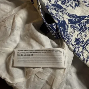Abercrombie & Fitch Blue Floral Linen Blend Smocked Crop Top Womens Small Toile thumbnail 9