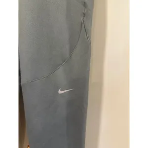 Nike Pro Dri-FIT Womens Grey Athletic Training Leggings Size Medium Tights thumbnail 2