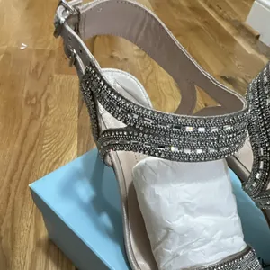 Antonio Melani Haelee Rhinestone Dress Sandals with box Size 7.5 thumbnail 2