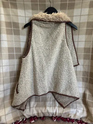 Love Tree Tan and Cream Sherpa Vest thumbnail 5