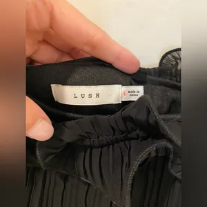 Lush- Ruffle Spaghetti Strap Top-Size Large thumbnail 4