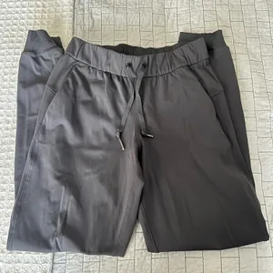 Lululemon Joggers thumbnail 1