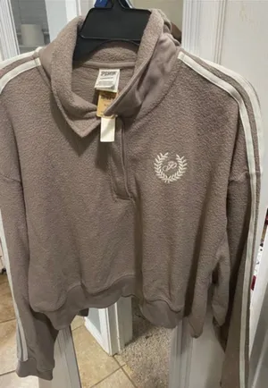 VS PINK crop sweater NWT thumbnail 1