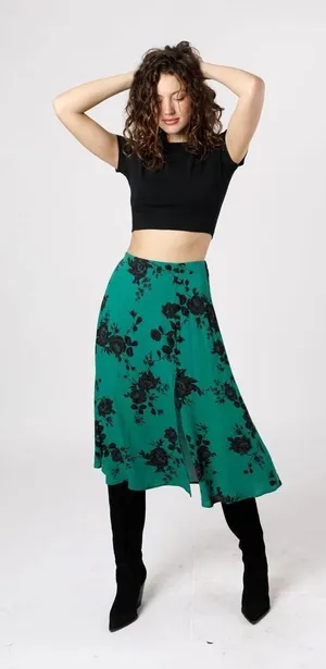 Band of Gypsies NWT Etta Emerald Floral Midi Skirt Size M thumbnail 1