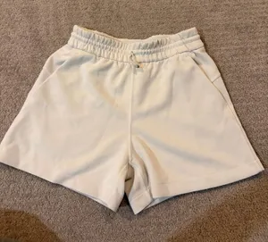 Lululemon Softstreme High-Rise Shorts 4" thumbnail 1