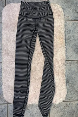 High-Rise Wunder Under Leggings thumbnail 2