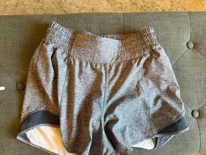 Lululemon Shorts Hotty Hot 4" 4 High-Rise thumbnail 3