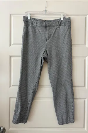Old Navy Pixie Pants Grey thumbnail 2