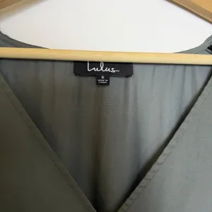 Lulus Olive Green Satin Romper Quarter Sleeve Size Small thumbnail 3