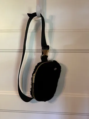 Fuzzy Lululemon Belt Bag  thumbnail 4