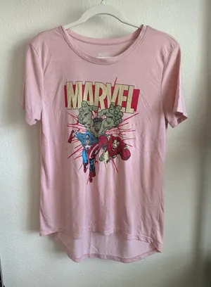 Marvel Pink Superhero T-Shirt thumbnail 1