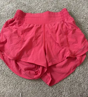 Pink Lululemon Hotty Hot Shorts 2.5" High-Rise thumbnail 1