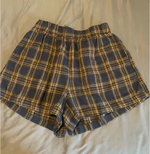 Shein shorts thumbnail 1
