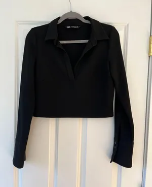 ZARA Crop Top v Neck thumbnail 1