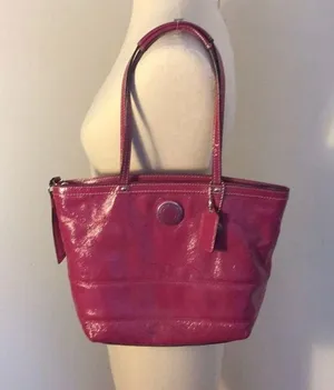 EUC Coach Signature C Pink Patent Purse Wallet thumbnail 2