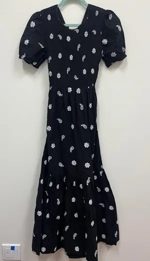 Never Fully Dressed Black Maxi Dress w. White Daisy Embroidery Print Size 2 thumbnail 1