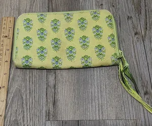 Vintage‎ Vera Bradley Women's Floral Citrus Green Zip Around Wristlet Wallet thumbnail 1