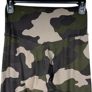Offline by Aerie Medium 7/8 Leggings Real Me Hi-Rise Stretch Soft Green Camo thumbnail 4