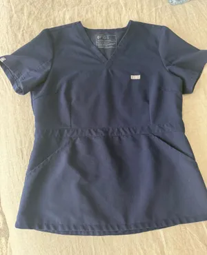 FIGS Scrub Top thumbnail 1