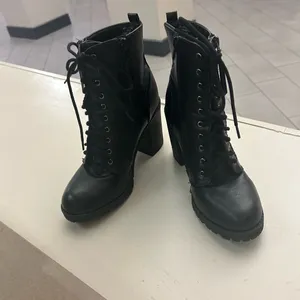 Elegant Black Lace-Up Boots 9 M sold at Ross for $24.99 tag attached -wore once thumbnail 7