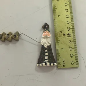 Seasonal novelty brooch thumbnail 3