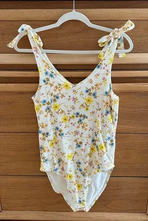 Old Navy NWT Floral Snap-Close Rib-Knit Bodysuit thumbnail 2