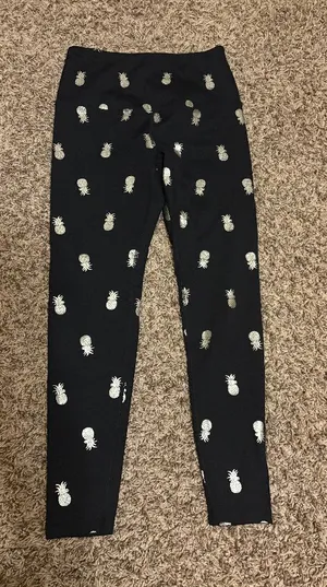Beyond Yoga Leggings Size XS Xtra Small Black All Over Silver Pineapple Print thumbnail 1