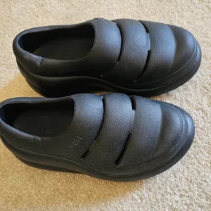 UGG PLATFORM thumbnail 2