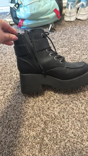 Black Boots Size 8 thumbnail 3