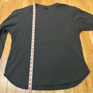 Uniqlo Gray Ribbed Crew Neck Top thumbnail 6