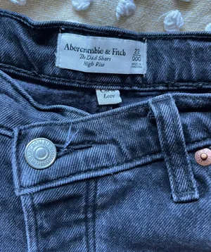 Abercrombie The Dad Shorts Highrise Sz 23/00 thumbnail 2
