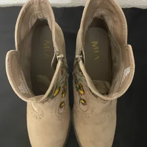 MIA Tan Ankle Booties with Floral Embroidery thumbnail 7