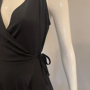 Abercrombie & Fitch Sleeveless Black Wrap Dress thumbnail 5
