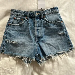 NWT - Zara High Rise split shorts thumbnail 1