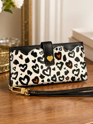 Betsey Johnson Leopard Heart Print Wristlet Wallet Detachable Strap NWT thumbnail 2