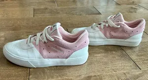 Nike Women’s Jordan Series.03 Atmosphere Sneakers Pale Pink White Size 8 EUC thumbnail 1