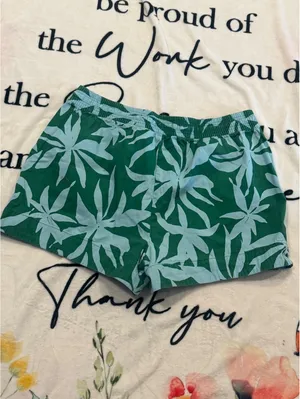 Free Assembly Women's Green Floral Hawaiian Tropical Shorts Size L thumbnail 3