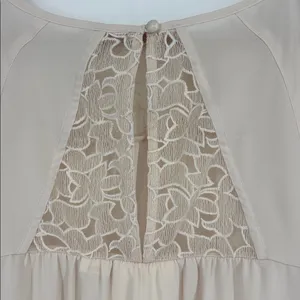 Maeve Cream Floral Lace Flutter Sleeve Semi-Sheer Blouse Women’s Size 4 in EUC! thumbnail 6