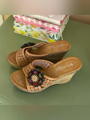 Patrizia Spring Step Tan Floral Jewel Accent Slide Platform Wedge Sandal 38/7.5 thumbnail 8