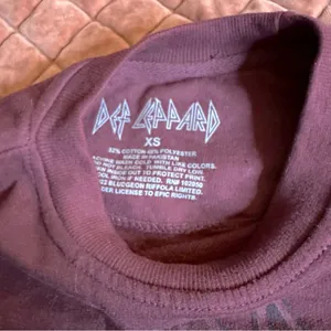 Def Leppard Maroon Sweatshirt Purple Size XS thumbnail 3