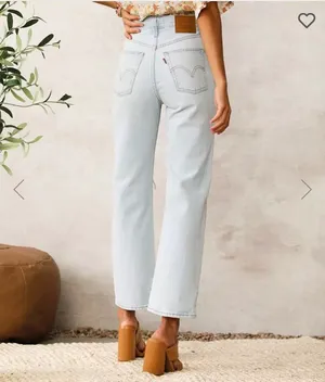 Levi’s Ribcage Straight Ankle Jeans thumbnail 2