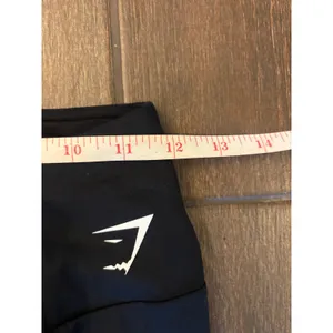 Gymshark Cropped‎ Leggings M Black High Waisted Activewear Yoga Pants thumbnail 3