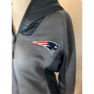 Under Armour Patriots jacket with hood size small women’s hoodie gray warm winte thumbnail 2