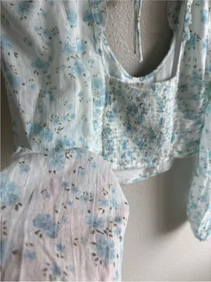 Floral Ruffle Scoop-Neck Crop Top in White and Light Blue thumbnail 8