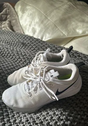 Volleyball Shoes thumbnail 4